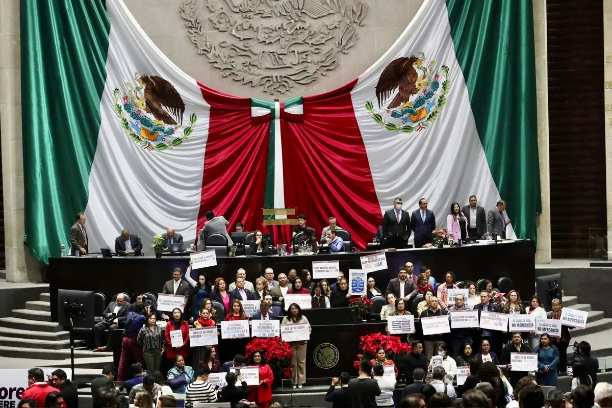 Mexican Lower House Delays Debate on Comprehensive e-Cigarette Ban Law Reform

The Mexican lower house has postponed discussion on the reform of the "General Health Law" that would comprehensively ban the sale of e-cigarettes and vaping devices. The propo