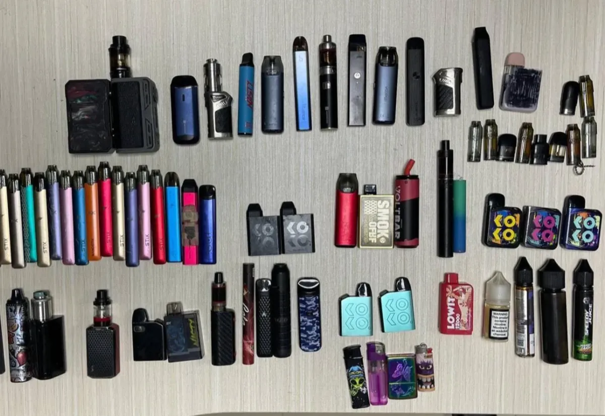 马尔代夫海关破获最大规模电子烟走私案 涉案价值约17.5万美元