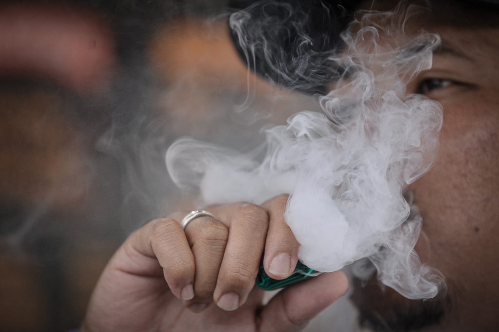 Malaysia’s vape industry flags “policy U-turn” concerns after ban on refillable open-system e-cigarettes