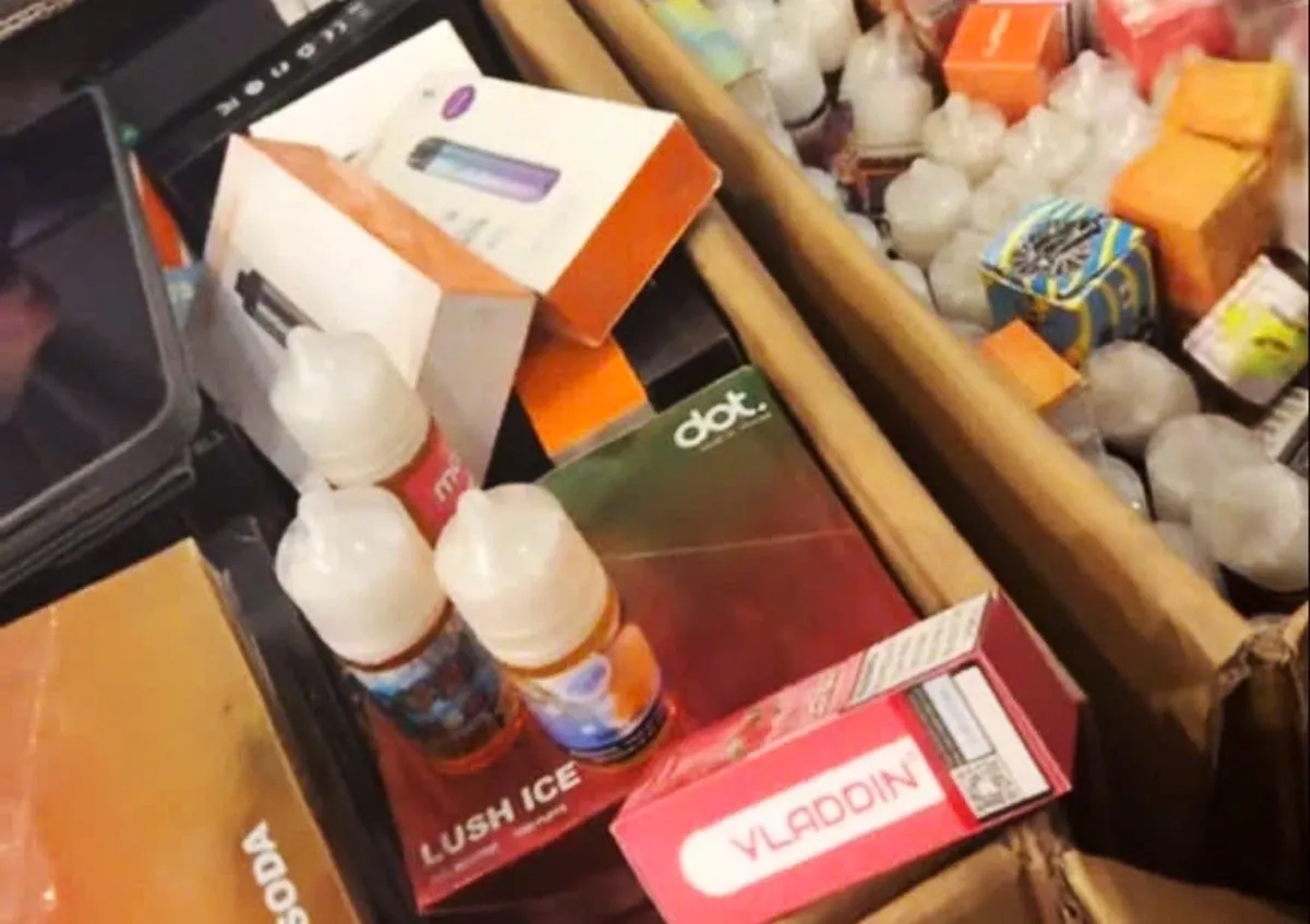 越南胡志明市破获走私电子烟案：查获2.86万件相关产品，涉案值超18万美元