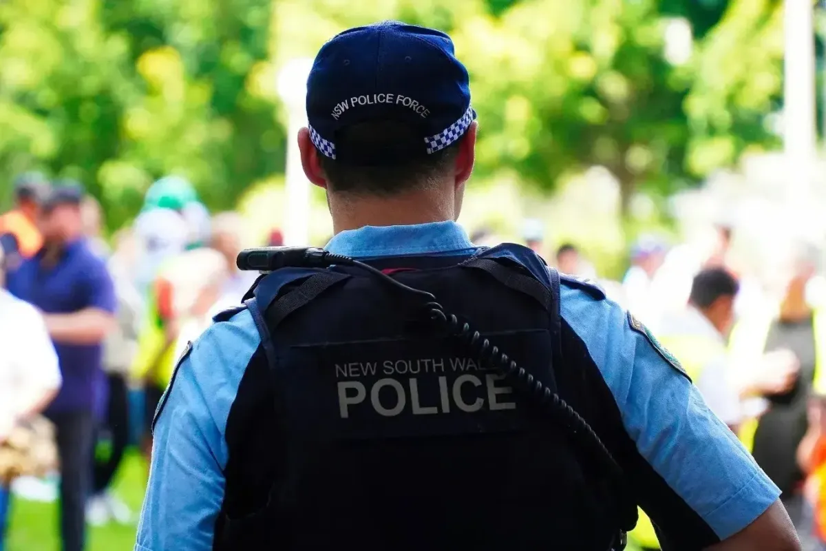 Australian police seize over $500,000 worth of cigarettes and e-cigarette products in roadside bust