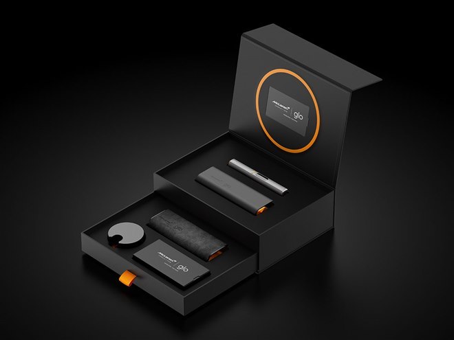 BAT Japan and McLaren Racing collaborate on limited edition glo Hilo Plus set, priced at 30,000 yen. Available at glo Ginza store and online starting March 3rd. Limited edition device features McLaren branding and Alcantara accessories.