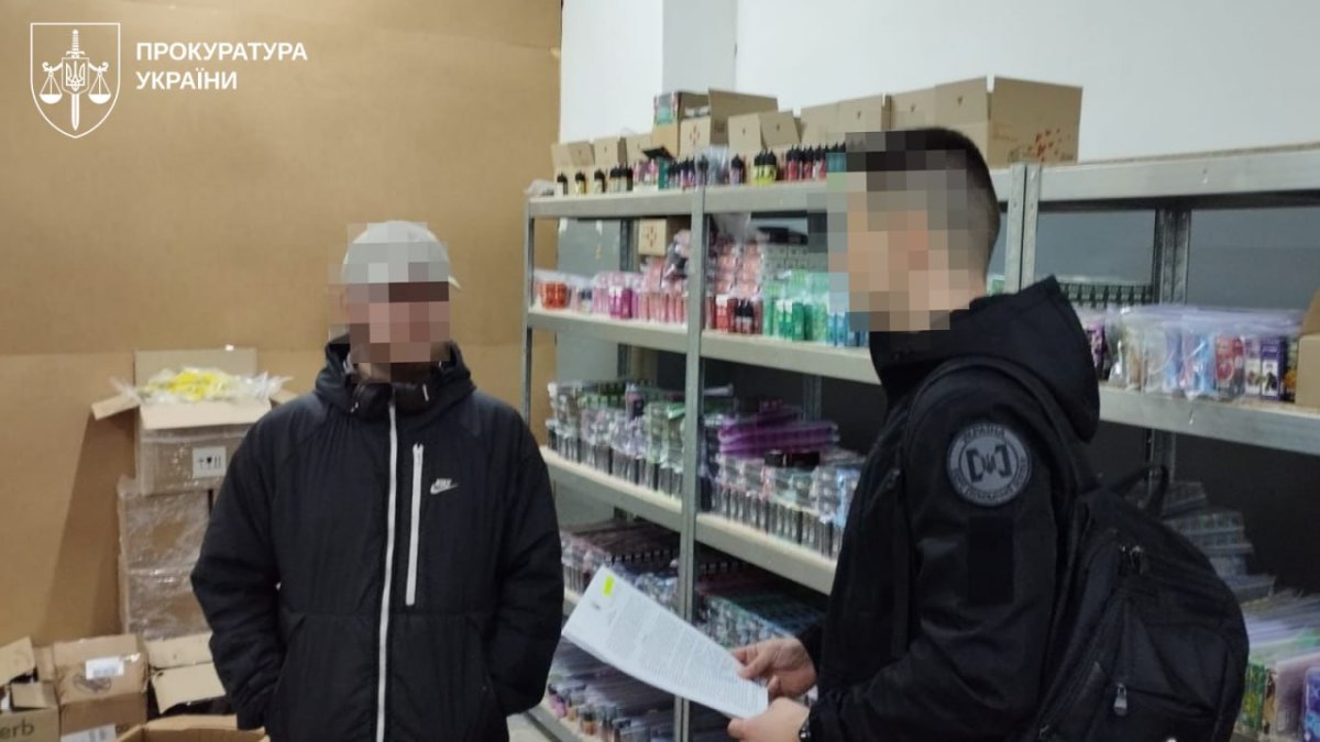 Ukrainian Prosecutors and Economic Security Bureau Dismantle Illegal Vape Liquid Network Worth About UAH 30 Million