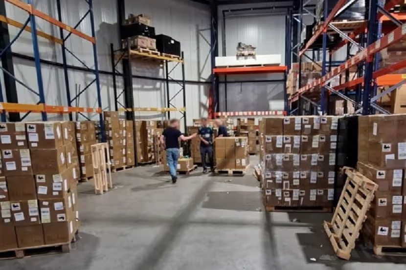 Rotterdam-Area Warehouse Raid Finds 277,000 Illegal Vapes and Nearly 150,000 Nicotine Pouch Boxes